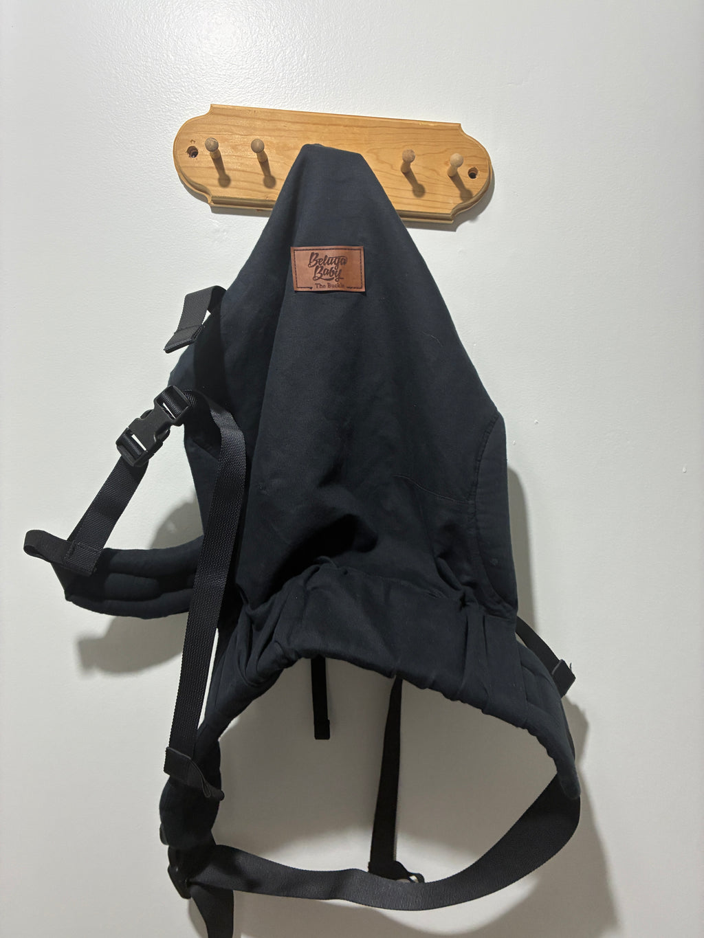 Beluga baby buckle carrier