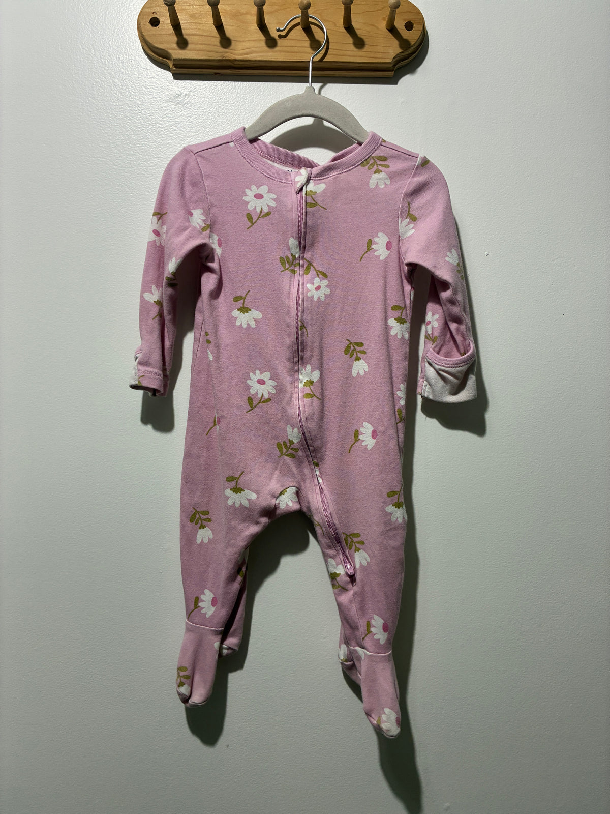 Old navy sleeper 6-9M
